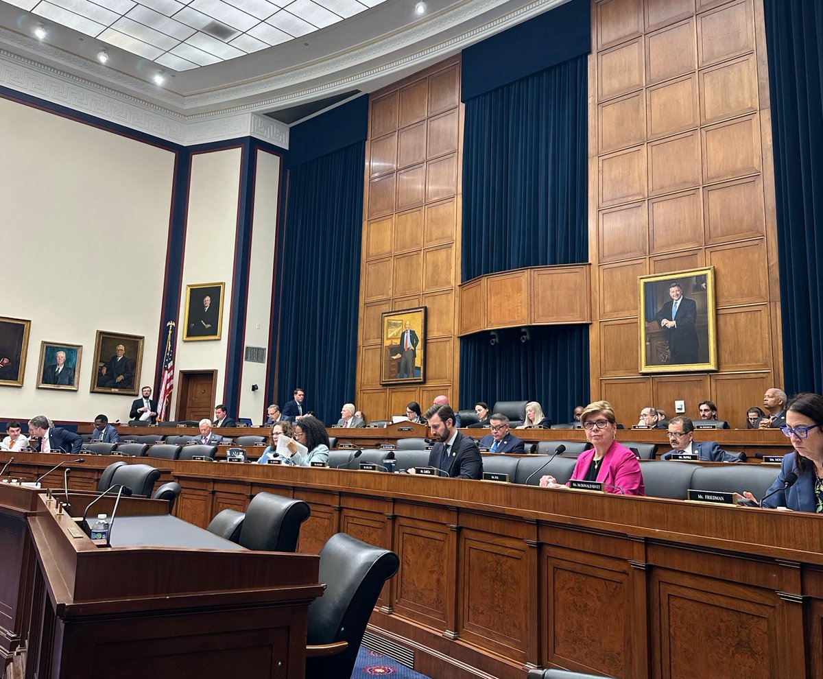 valerie_yurk's tweet photo. Almost 8pm on fly-out day and I don’t see you at the coolest club in Washington* 

*the house transportation and infrastructure surface transportation reauthorization markup https://t.co/AZt7SsKVyn