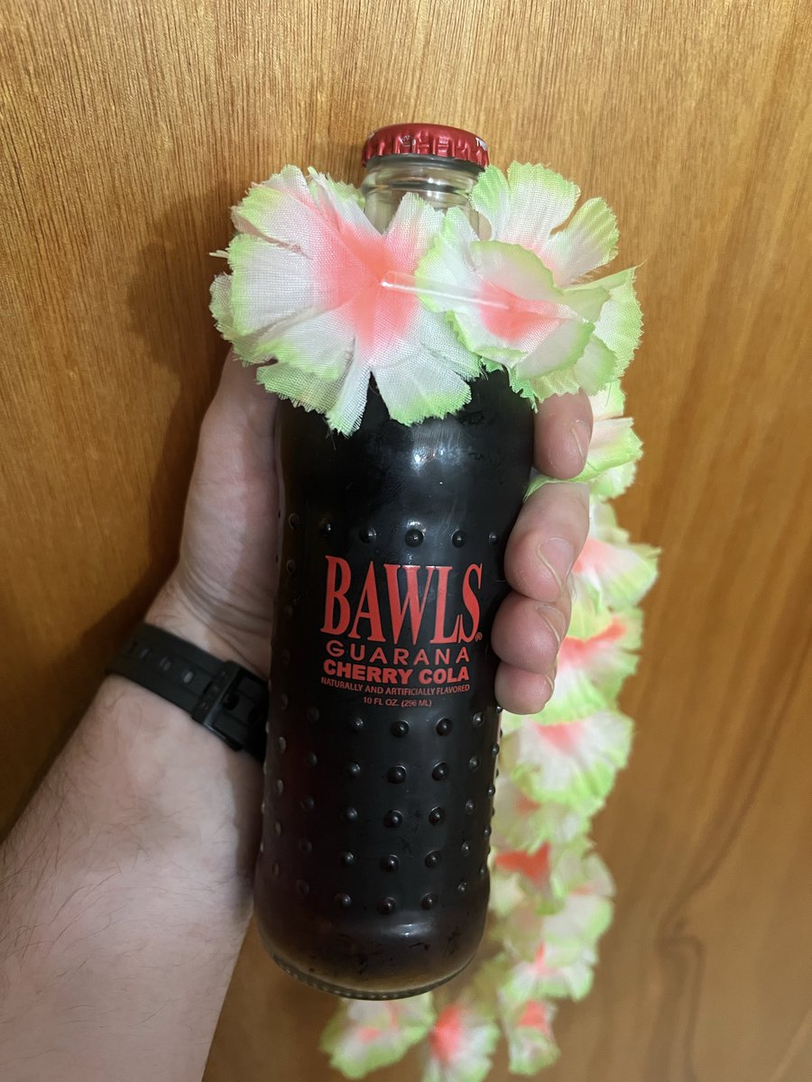 DackHasker's tweet photo. I get asked a lot where all the bawls are. I’m sorry. I just only have so many Bawls. You can feel around for some Bawls yourself if you really want them

#Bawls #RunLikeHell #Sponsored https://t.co/KarsVrp92n