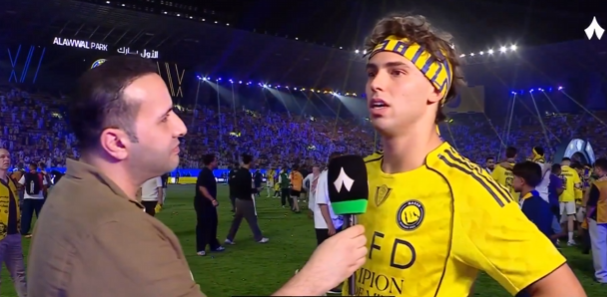 ArobaseGiovanny's tweet photo. 🔴 Joao Félix :

"C'est difficile de remporter le championnat avec Al-Nassr, et les gens savent pourquoi..."

👀👀👀 https://t.co/xQat5w6z2D