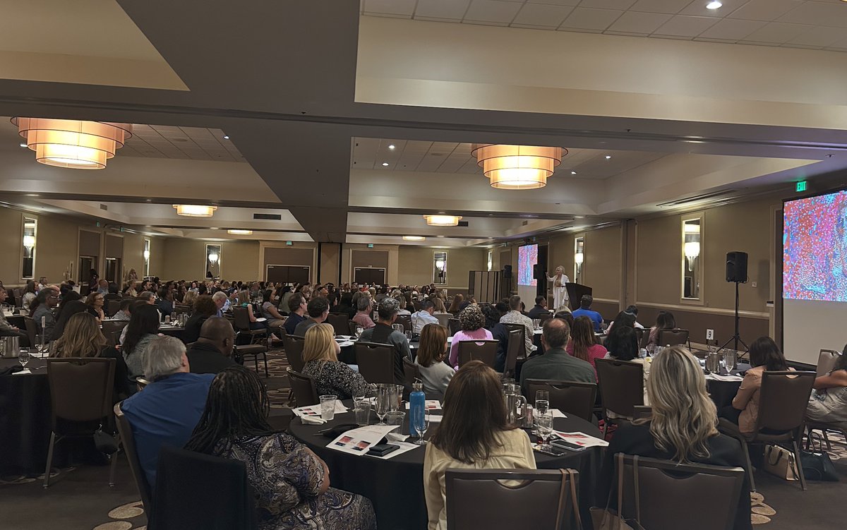 AllisonMassari's tweet photo. Thank you Dr. Sharon Krejci Mowat MD for the incredible honor of speaking for your Kaiser @aboutKP  event yesterday! This was an incredible audience of Physician Chiefs and Administrative Leaders where awards were given out.

"Compassion heals the places that medicine cannot touch." And, Kaiser Permanente lives by this.

#keynotespeaker #leadership #healthcare
