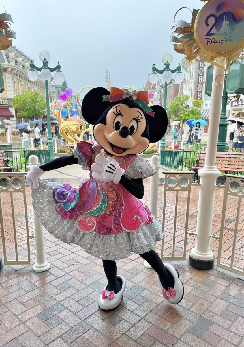 今日のガゼボはミッキー💕 昨日はミニーちゃん🎀 汗が吹き出てきて顔が