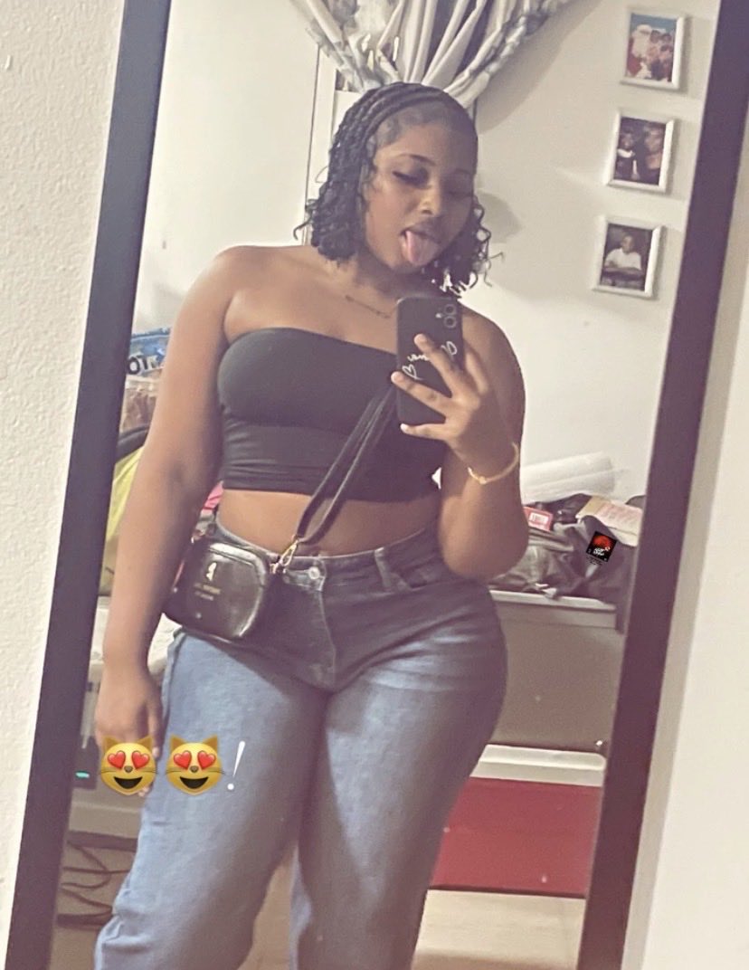 sluttychyyna's tweet photo. Long enough to rap around your dick? 🥺🥺😩 https://t.co/XmS8XkXC3r