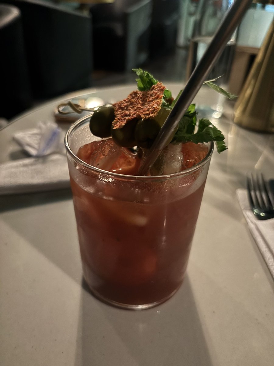 emirescoo's tweet photo. con mi mujer nos pedimos un bloody mary like john constantine #hellyeahh https://t.co/TfUSnmZQAc