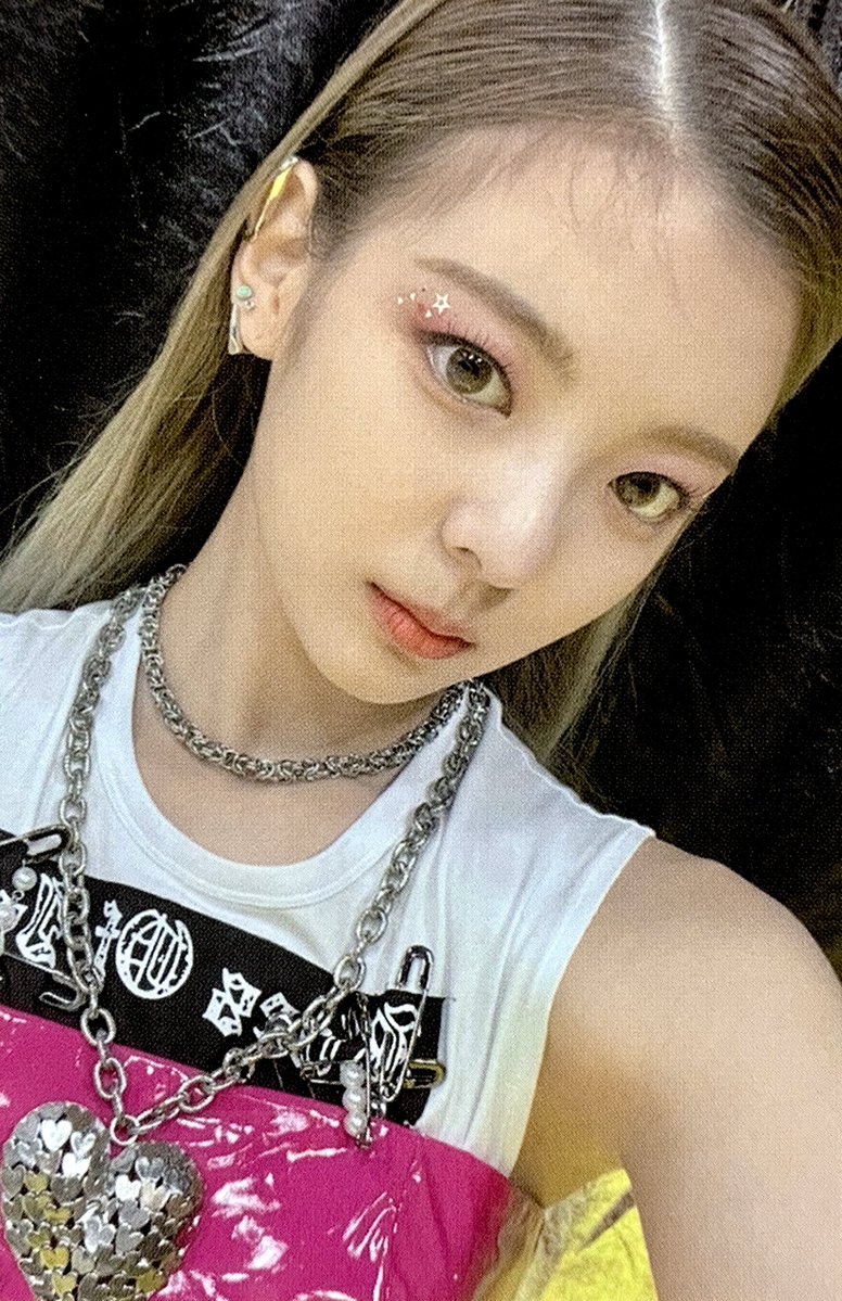 ITZY リア スペシャルキット ITZY CRAZY IN LOVE Special Edition Jewel Case ver. 
