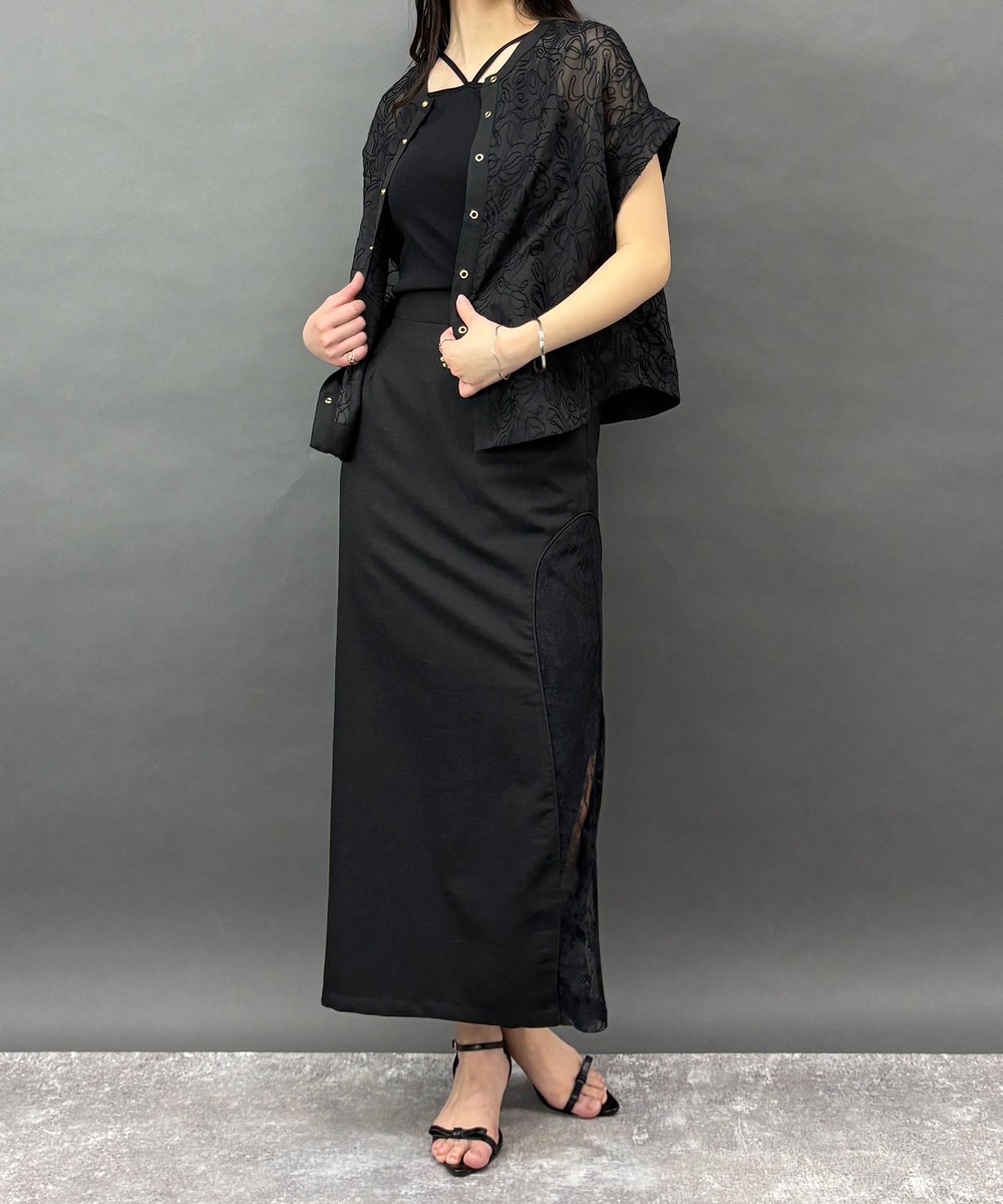 NICOLE white新作入荷】 2WAYコード刺繍ブラウス￥7,590(税込) color
