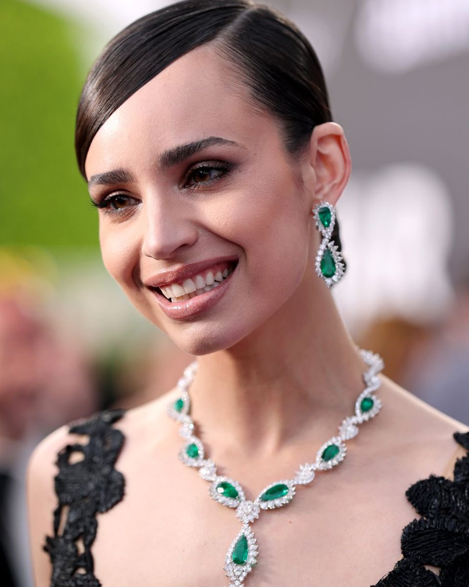 amfAR tweet media