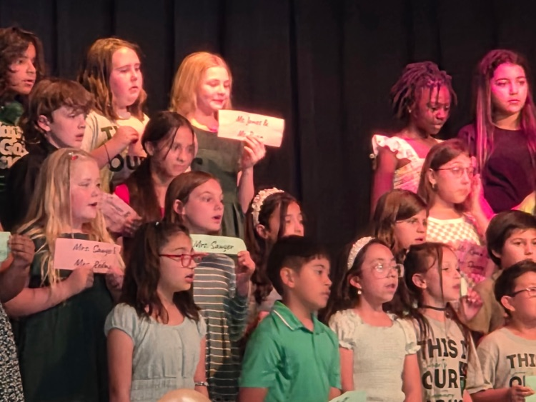 SchertzES's tweet photo. An amazing night at Honor Choir &amp; GT Night! 🎶✨ The choir ended with Changed for Good honoring their teachers, and our GT students proudly showcased their incredible projects for families. So proud of our students and staff! 👏💚 https://t.co/tZg3rVoDSI