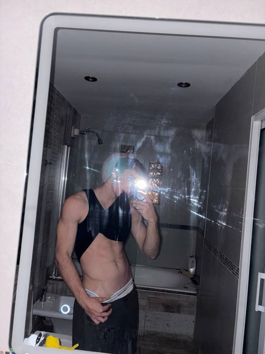 bigaugust2's tweet photo. Wanna be my sub? https://t.co/OaQ8NLIOAp
