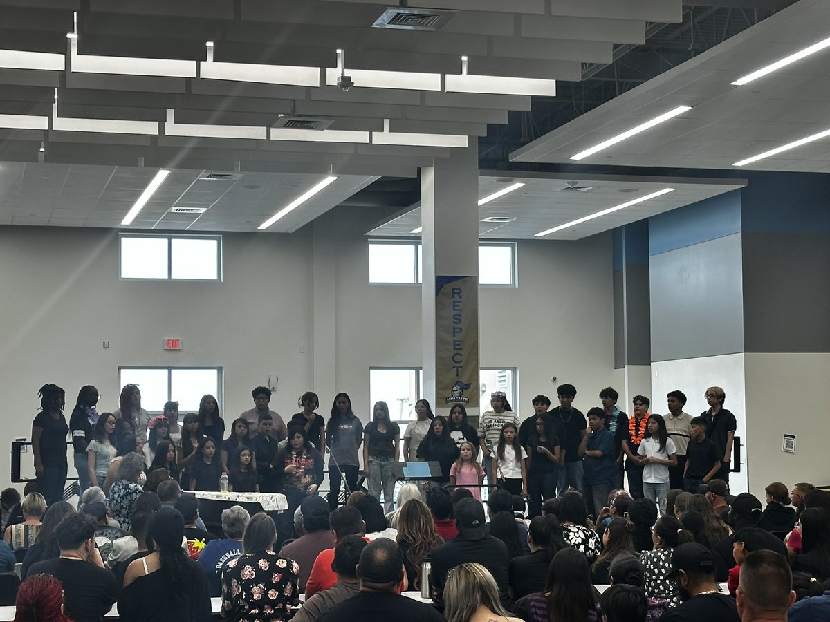 NuriRobles1's tweet photo. Nothing is going to stop us from celebrating our amazing students for guitar and choir! #ItStartsWithUs #KnightNation https://t.co/N5fsdE9ijh