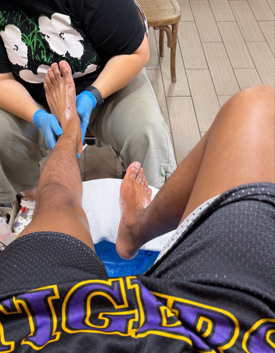 SonOfJames32's tweet photo. 😍🦶🏽 pedicure , check ☑️ https://t.co/lJXsMGFLqW