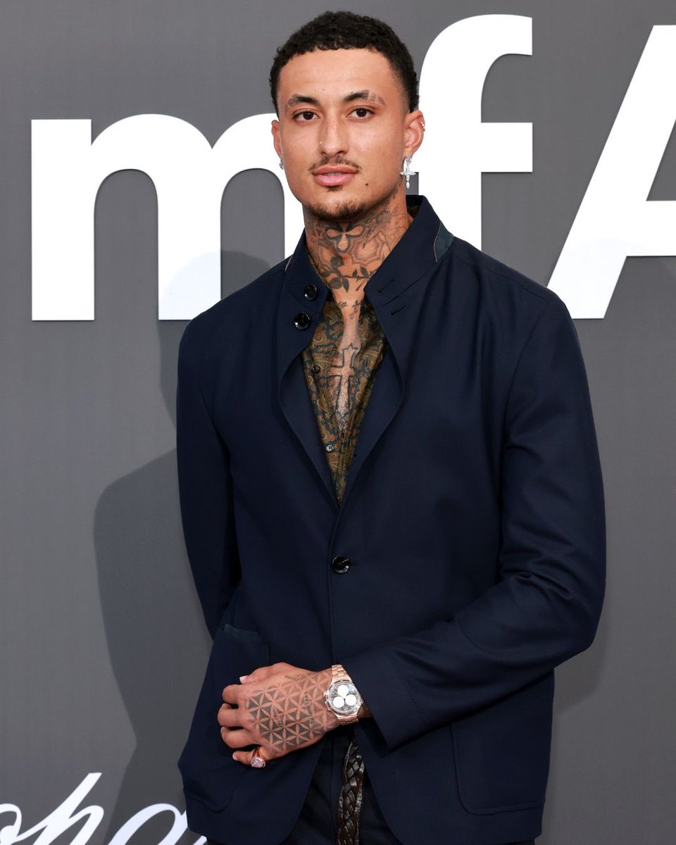 amfAR tweet media