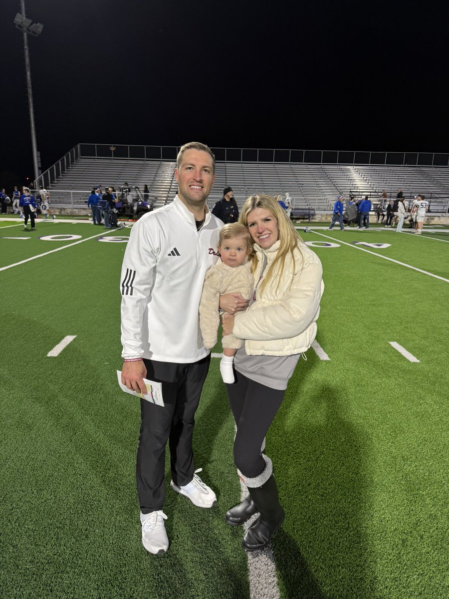 fbacrosstexas's tweet photo. Episode 72 of Beyond the Lights: Football Across Texas aired last night!  I forgot to post about it after it was up. Listen to De Leon head foootball coach, Brennan Whitaker talk about his Bearcat program and summer strength and conditioning!
https://t.co/ojDiR2Z7ku https://t.co/uTIFfW9qyU