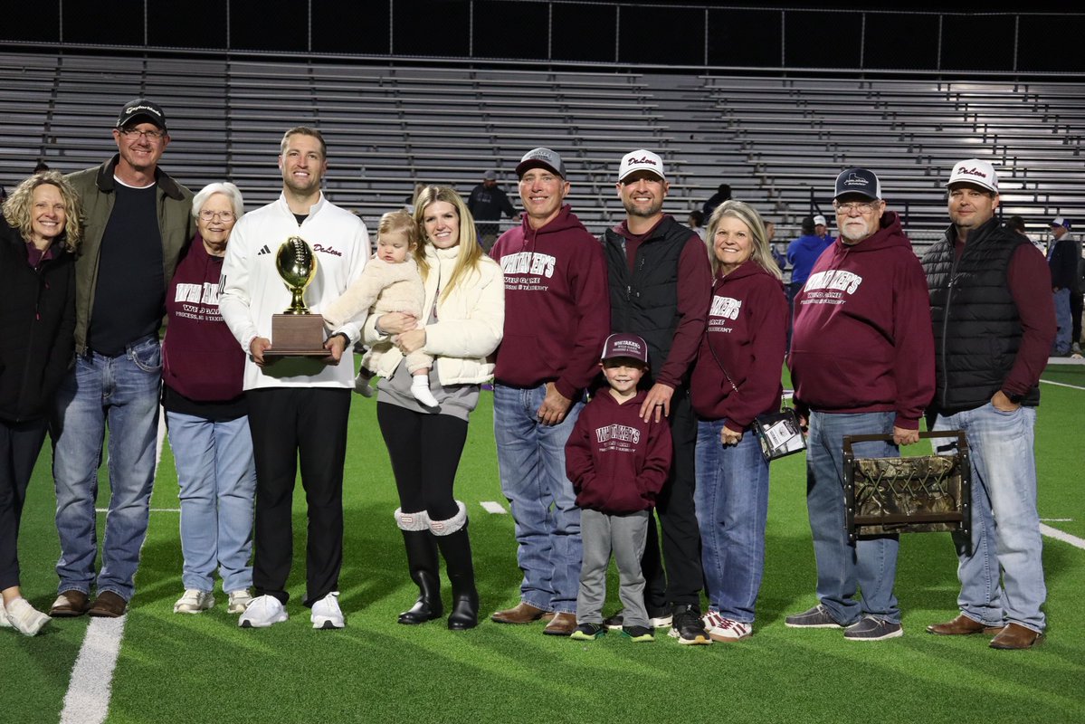 fbacrosstexas's tweet photo. Episode 72 of Beyond the Lights: Football Across Texas aired last night!  I forgot to post about it after it was up. Listen to De Leon head foootball coach, Brennan Whitaker talk about his Bearcat program and summer strength and conditioning!
https://t.co/ojDiR2Z7ku https://t.co/uTIFfW9qyU