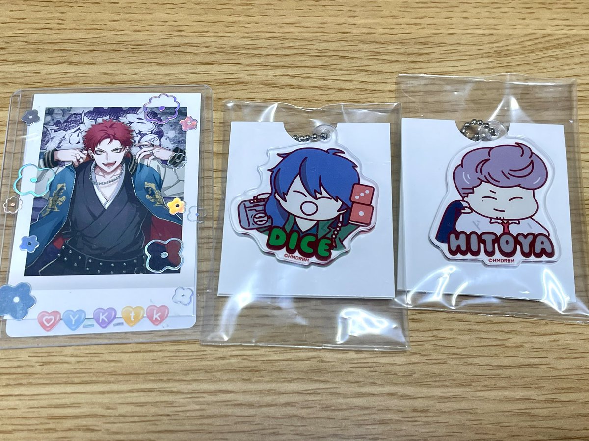 Y_K_tk's tweet photo. @usus0912 度々のご連絡となり恐れ入ります。
追加のアクキーの募集を拝見いたしました。当方アクキー獄、帝統も所持しておりますので、もし可能であれば上記買取希望に挙げたアクキー・アクスタ簓とこちらの交換もご検討いただければと思います。
何卒よろしくお願いいたします。 https://t.co/9cjbRurSf0