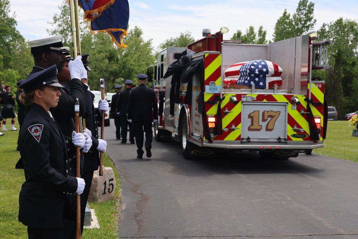 IFD_NEWS's tweet photo. #IMPD #IEMS #MESA #DecaturTwpFD, #PikeTwpFD, #Local416, #PFFUI, City of Lawrence Fire, City of Lawrence PD, #CarmelFD, #CarmelPD, #ISP, #FishersFD, #FishersPD, Indianapolis Fire Buffs, Public Safety Pipes and Drums. https://t.co/kuQ19vObfX