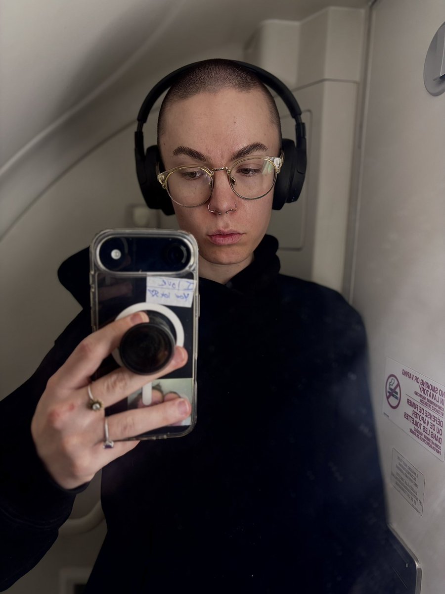 conjuringfilm's tweet photo. happy sai day ily sai <3 #pilotstwtselfieday https://t.co/DrVsBgFnrv