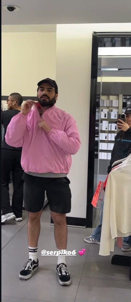 emme_bo's tweet photo. #MarioSerpa

Pink💖 https://t.co/OXujk76Igo