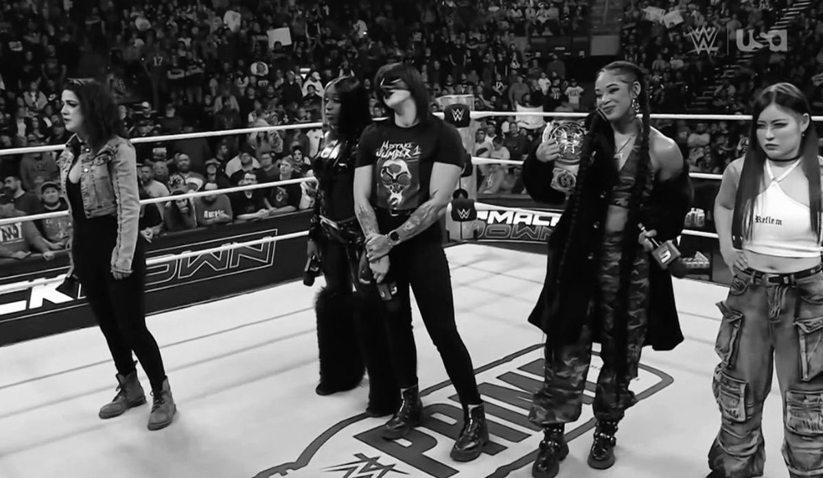 xoxowhoress's tweet photo. If Rhea ever rebranded the judgement day and made it all women, I would be happy with this function. 🙂‍↕️ https://t.co/n3jE29SkdQ