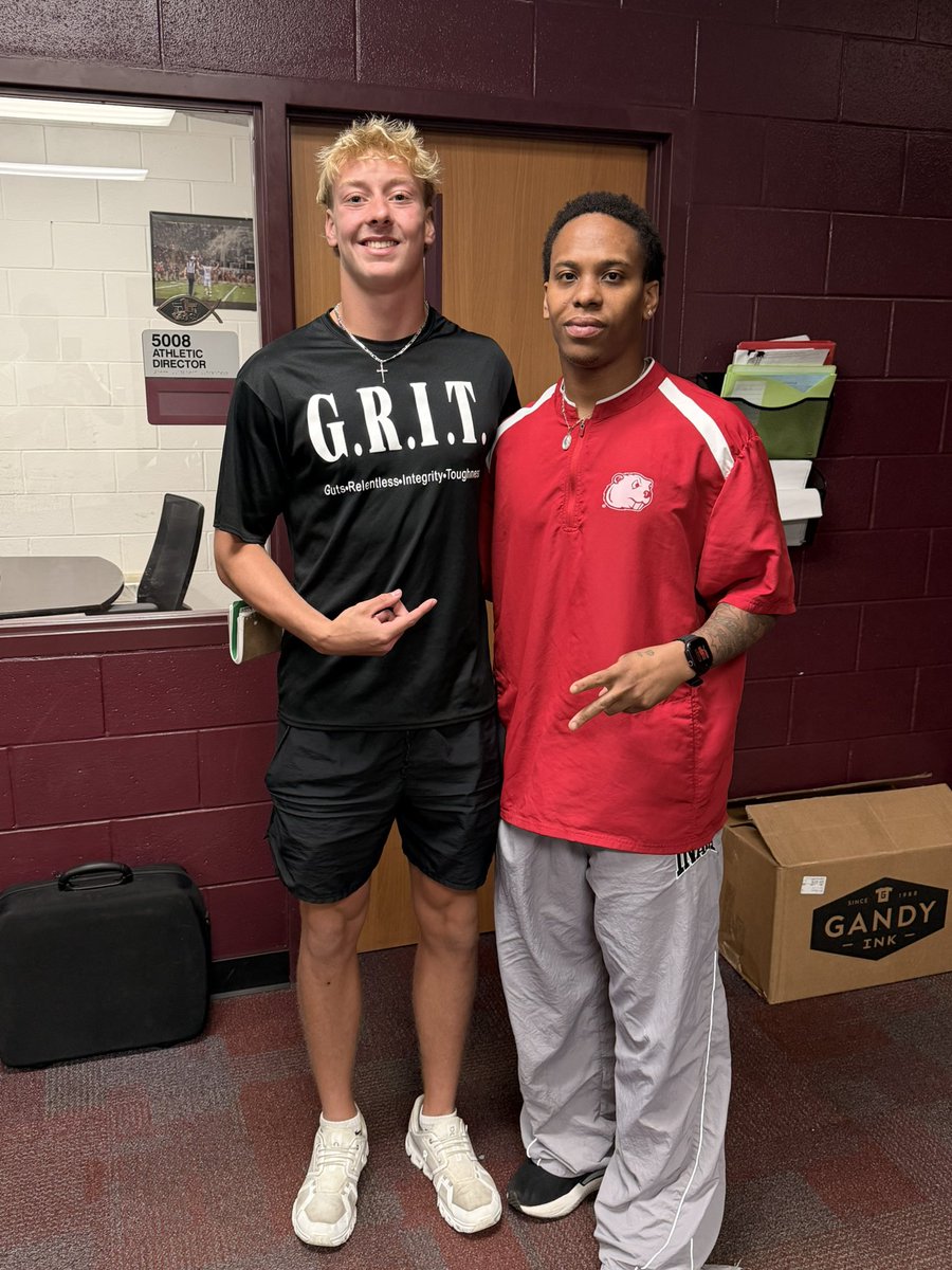 Dawson_C29's tweet photo. After a great conversation with @CoachRiversPSP i’m blessed to recieve an offer from @MSUBeaversFB.

@mcgeheeben32 @MagWestFootball @MickensJay @chaseK_52 @TheProtectUCrew https://t.co/UwEV3Q7Fy9