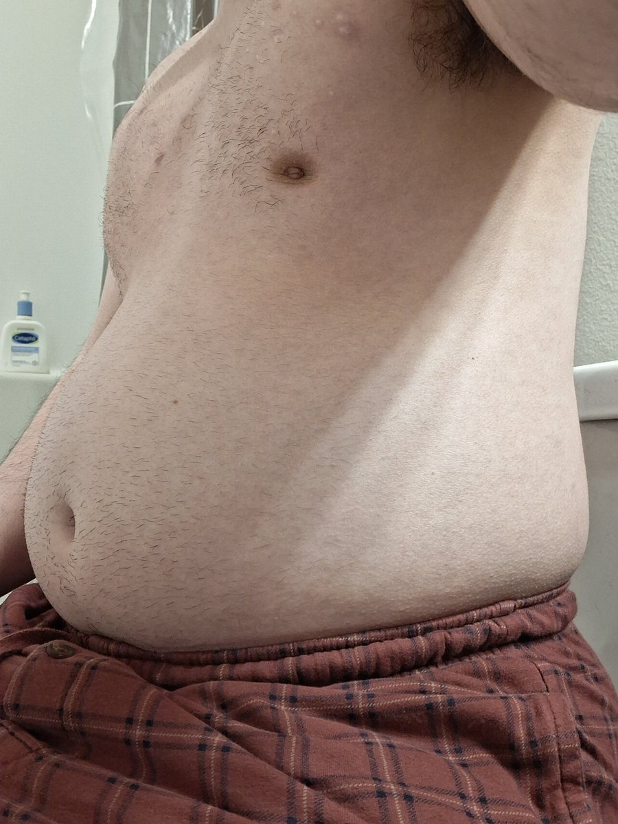 BigBackGengar's tweet photo. Been a bit since I last posted belly. Definitely feel somewhat bigger and softer~ https://t.co/6qMQqshGHe