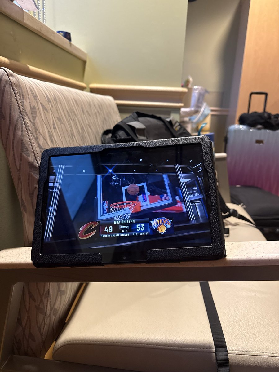 Marc_Witt's tweet photo. Knicks basketball and waiting on my son to be born! What a night 💙🧡💙🧡 https://t.co/2DJDr4zpGk