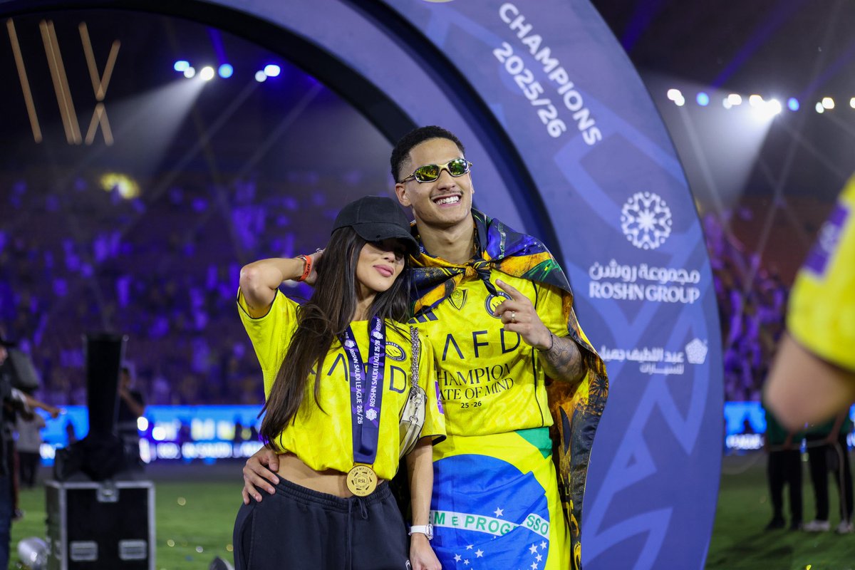 sal3esa's tweet photo. 📸💛
#النصر_بطل_الدوري
#دوري_روشن_السعودية https://t.co/jMSv6Spxgs