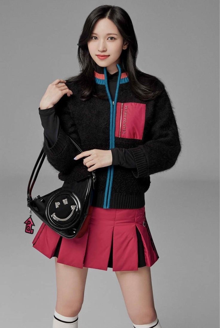 hourly mina ♡ tweet media