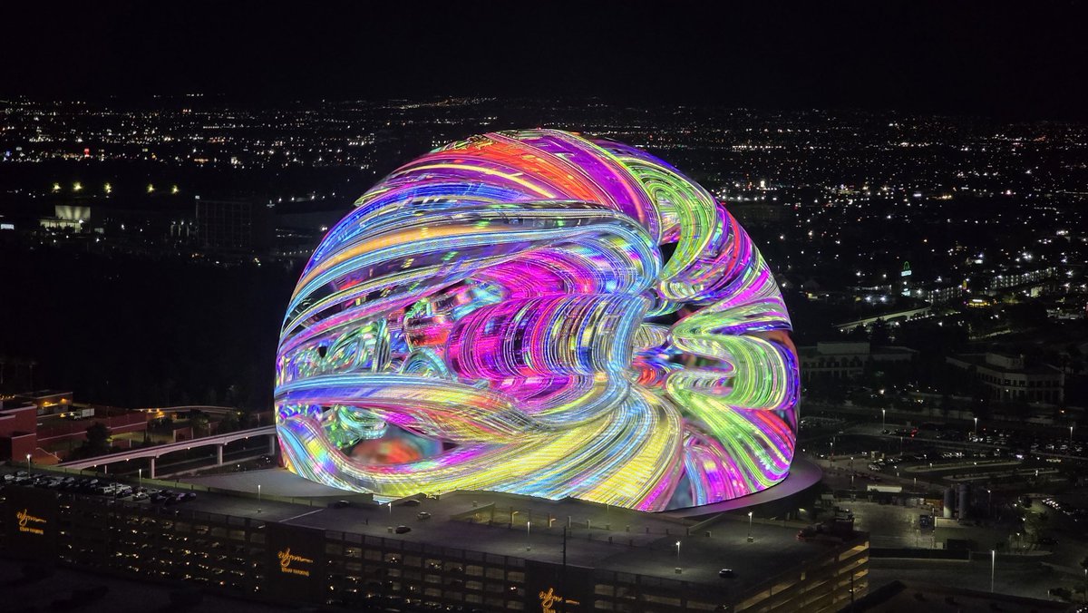 bollingerbabe1's tweet photo. Views of #LasVegas #Nevada from the #HighRoller Ferris wheel.
#USA #RoadTrip #EscortedTour https://t.co/XY52xbujq7