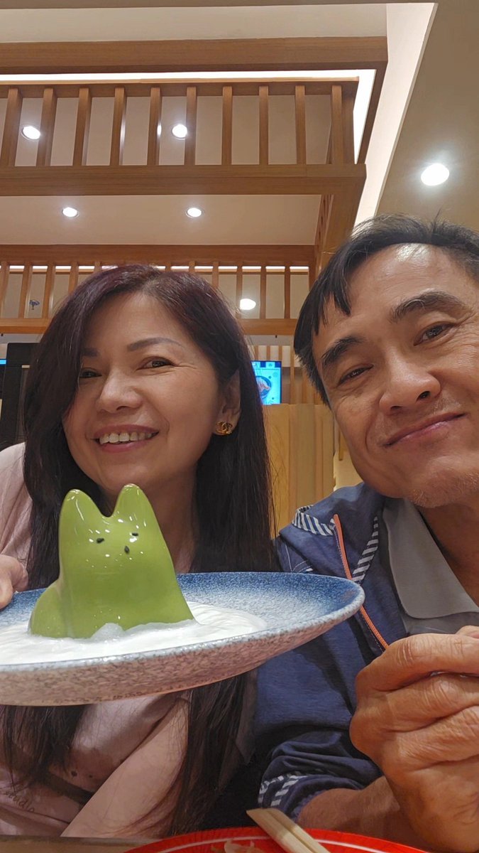 juju_teeforever's tweet photo. #KATSUMIDORI
#CentralPark
มื้อกลางวัน ไปรอคิวกินสิ่งนี้ ซูชิสายพาน อร่อยสมกับที่รอ..🥢🍣 https://t.co/mhKQJM5bwx