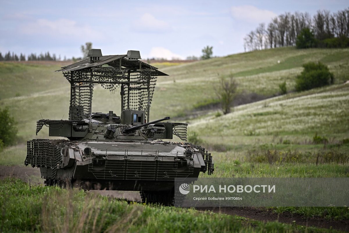 TheGreyPatriot_'s tweet photo. 🇷🇺 Today's training of mobile fire group from 1st Motorized Rifle Regiment from 2nd Motorized Rifle Division of 1st Tank Army within Group of Forces "Zapad".
BMP-2M noted.
#Russia #Russian #Russians #Today #SVO #RIA #BMP2M #APC #IFV #Military #Army #Tactical #Training #EMR #PKM https://t.co/LyPsrdsAe8