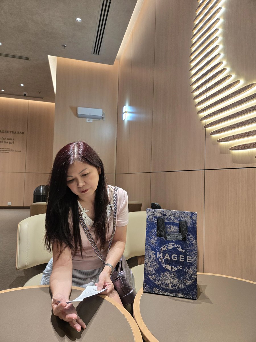 juju_teeforever's tweet photo. #CHAGEE
#CentralPark
ร้านนี้ที่ไปแวะเช่นกัน ชาชงสด ควรค่าแก่การไปชิมจร้าาาา https://t.co/j6L42HZo39