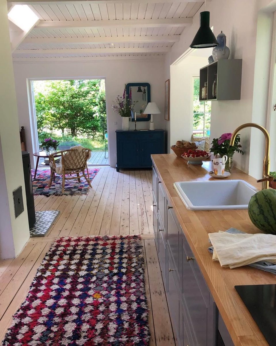 sandiapepitacan's tweet photo. Para mí ésto es el lujo en una casa, espacios cálidos llenos de luz y vistas a un jardín frondoso. https://t.co/xkf5mXBNKk
