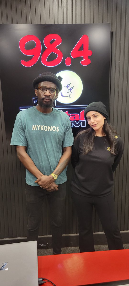 MaalikaKazia's tweet photo. Twinning with @ListenToSlick on the #FridayFlight @CapitalFMKenya π©β¨οΈ https://t.co/bMBrC6zdED