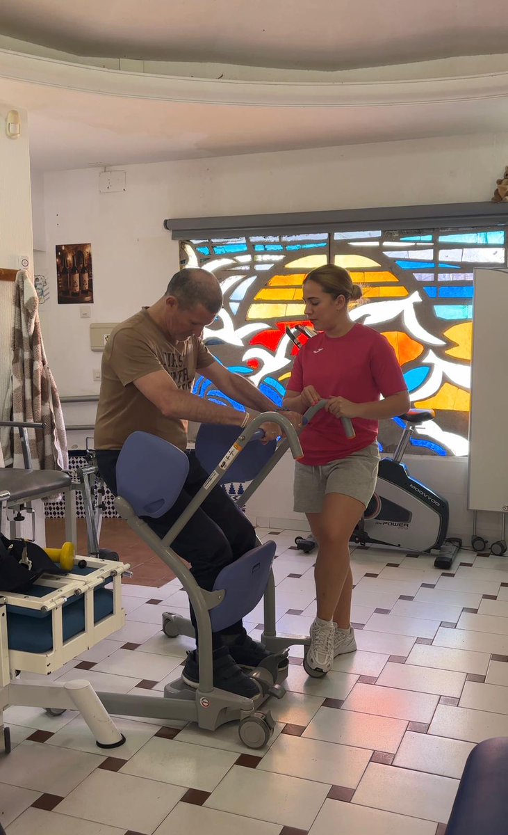 FEGADI's tweet photo. 💪 Sesiones de rehabilitación deportiva del programa YoTeCuido26 en ADEM C.G.

Trabajamos coordinación, equilibrio, fuerza adaptada, control postural y estabilidad.

💙 Entrenamos el cuerpo como herramienta de vida.

@Ainclusiva  @andaluciajunta @igualdadjunta #discapacidadfisica https://t.co/UDfSZG7MIB