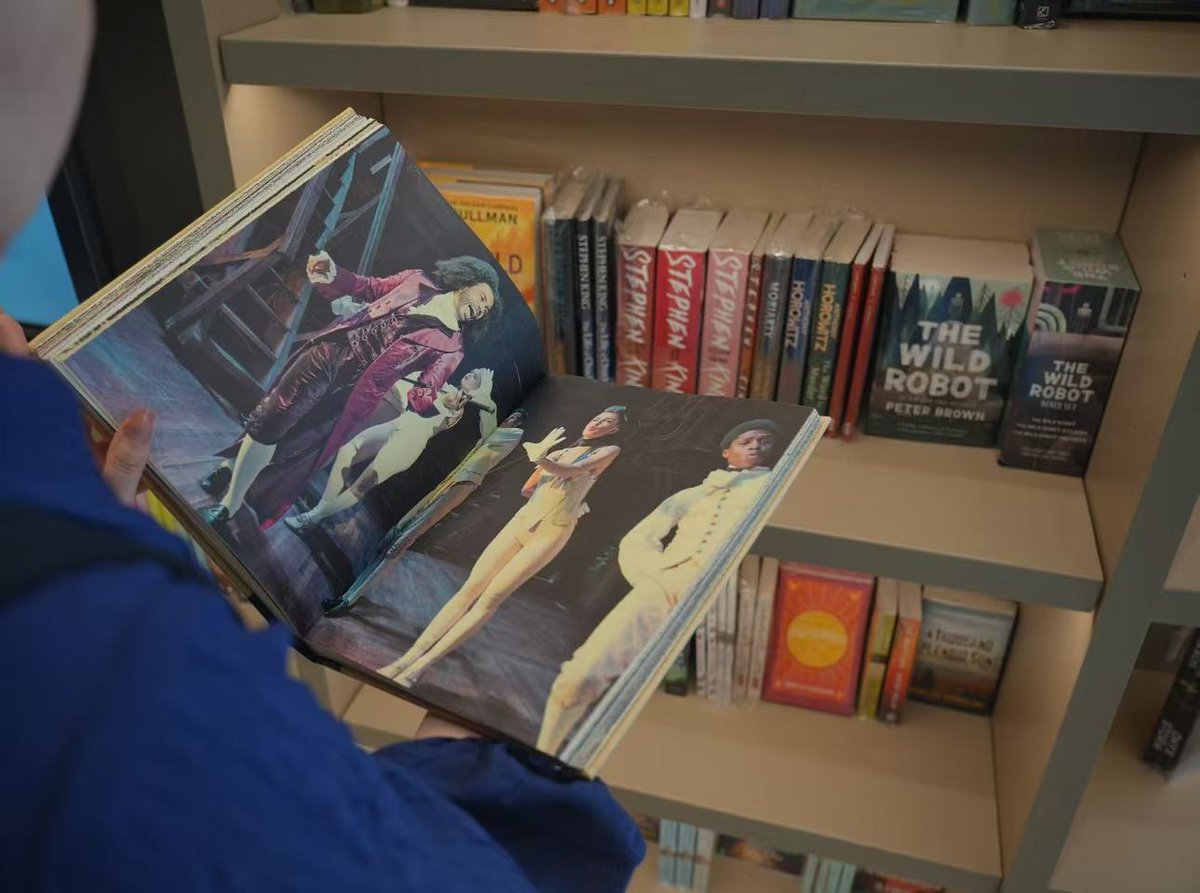 yshy1314's tweet photo. At Bay Eye Library, there are plenty of original foreign books, and I'd like to share popular foreign novels loved by young Chinese readers with overseas friends.
#BayEyeLibrary #ForeignOriginalBooks #YouthReading #ICIF2026 https://t.co/vzleD6zq0o