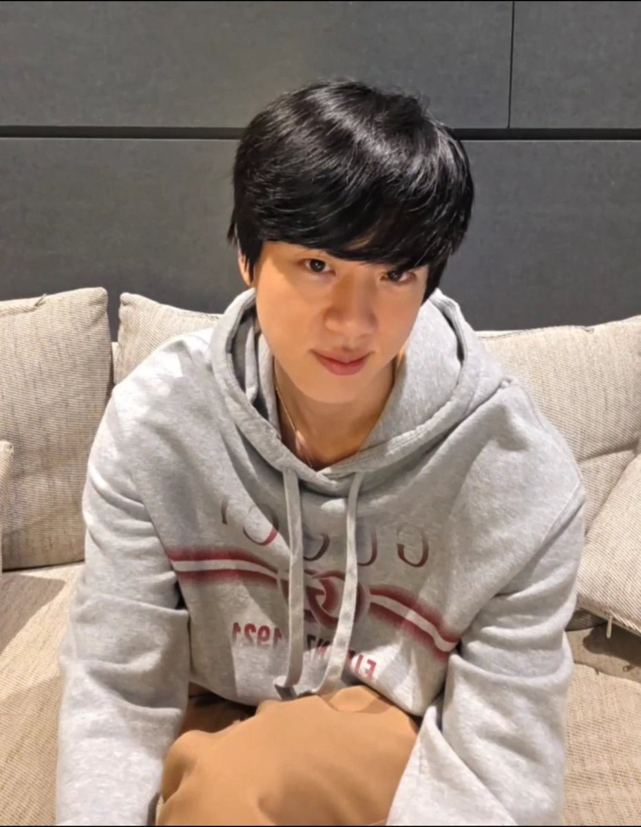pan🍎is seeing bts tweet media