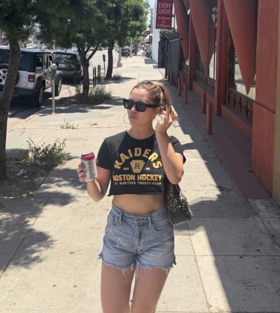 needyos's tweet photo. i love her 😭🙏🏻 https://t.co/3nD2oG8PLo