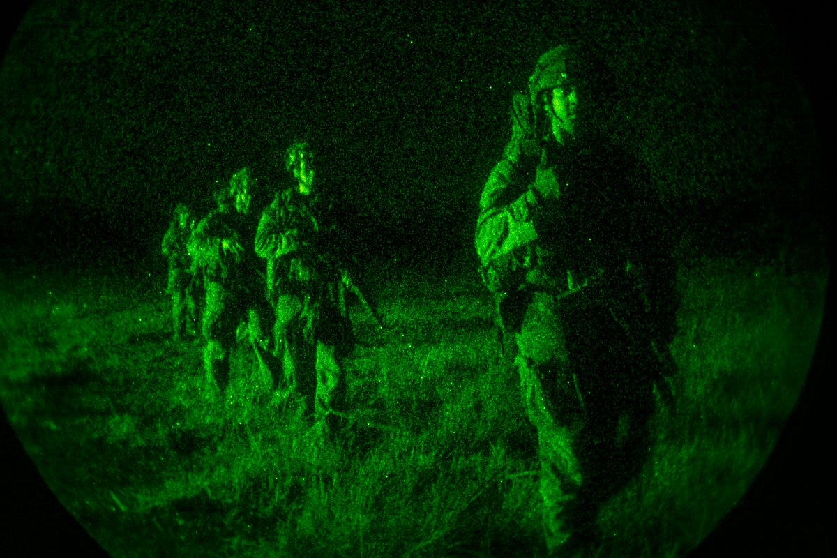 USARPAC's tweet photo. 25 ID Soldiers concluded Joint Pacific Multinational Readiness Center Exportable with a night air assault in the Philippines. Day or night, the U.S. Army, alongside our partners and allies, are prepared to fight and win anywhere in the Indo-Pacific.

#FreeAndOpenIndoPacific https://t.co/egU0bkOuYH