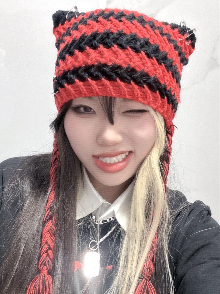 saku is a tweet media