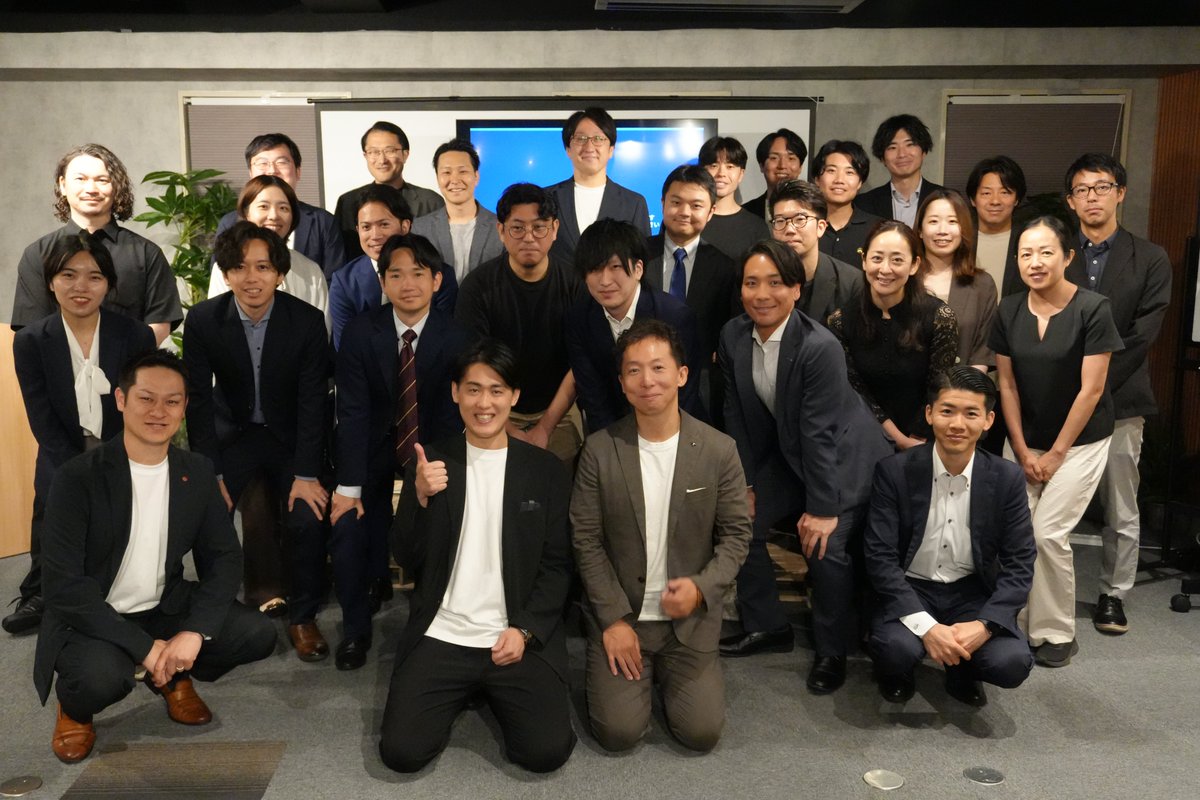 salesdesign2018's tweet photo. 5/20に営業×マネジメントの勉強会＆交流会を開催！
EVeM長村さんのお話は気付きや学びが沢山あって、過去最大の満足度でした！正直、来れなかった人がかわいそうと思えるくらいです。

・理想のマネジメントの言語化
・マネジメントの型「執行、活用、伸張、連携」
・状況に応じて優先度や比重を変える
目からうろこです。

営業のマネジメントって、ちゃんと教えてもらえないケースが多いなと個人的に思っており、非常に有意義な時間でした。この取り組みや活動は継続的にしていきたいですね。

営業の方に気付きや学びを提供する機会を引き続き作ってまいります！

是非マネジメントにお困りの方は長村さんに相談してみてください！営業相談は古瀬に。