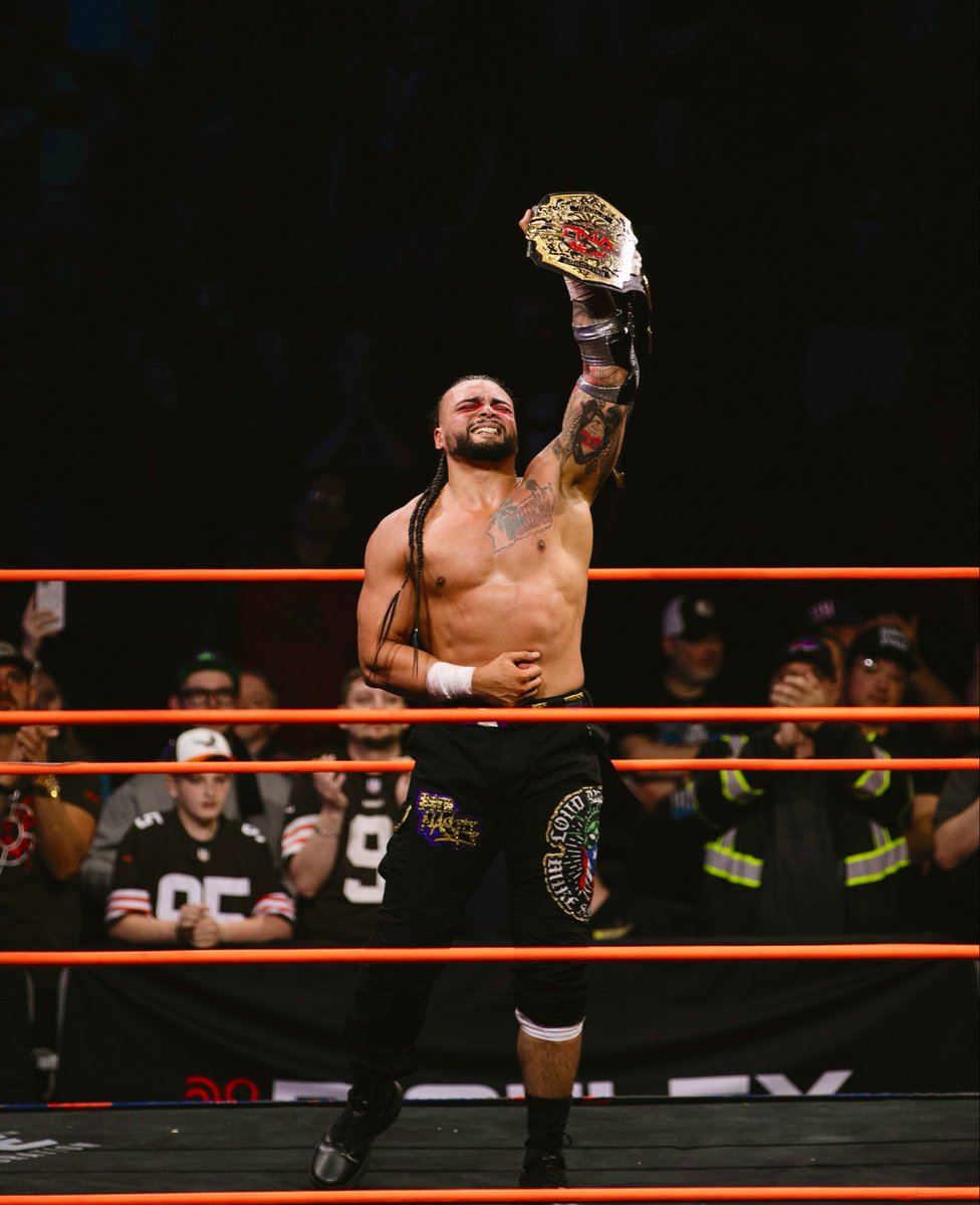 Santana_Proud's tweet photo. AND STILL…
MY MUTHAFCKN HOUSE. 

#TNAiMPACT https://t.co/2rqgNpRL3h