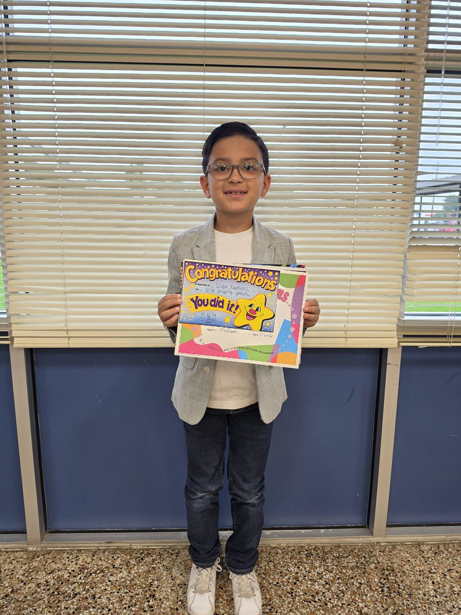 ramirez_math's tweet photo. What a week full of celebrations!! Proud Mommy moments as I watched my son accomplish so much! From completing the #Awanaclub at church to school awards and now moving to the next belt in karate! Whew!! Feeling grateful for all that God is doing with him and through him! 🙏📚🥋 https://t.co/s033mNGsYX