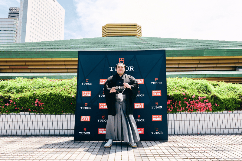 TheRakeJapan's tweet photo. 【チューダーが日本相撲協会初のワールドワイドパートナーに就任。国技の伝統と挑戦の精神が共鳴】スイス時計ブランド「チューダー」が日本相撲協会のワールドワイドパートナーに史上初で就任し、両国国技館で発表会が行われた。https://t.co/MQDTzV3IbY https://t.co/QpUTilkfck