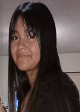 desaparecidaorg's tweet photo. Melani Salomé Maidana tiene 14 años, desapareció el 21/5/26 en Perico, provincia de Jujuy. Es delgada, altura 1,72. Vestía campera negra, pantalón deportivo azul y zapatillas blancas. Se hizo la denuncia. Por favor compartir y avisar #Urgente☎️388-6828607, o 911 

#Perico #Jujuy https://t.co/465Z0wY0vR