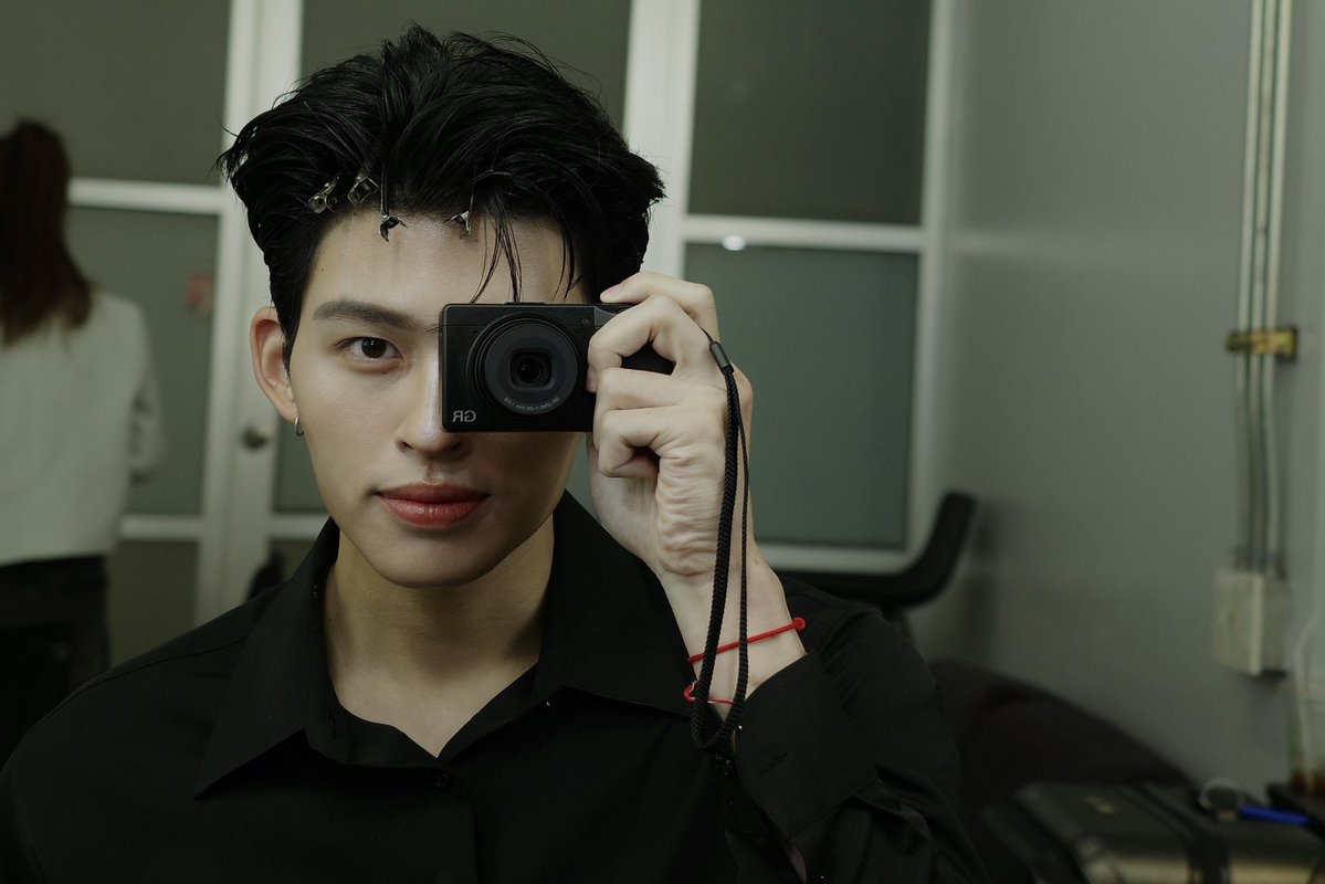 𝒄𝒆𝒍 tweet media