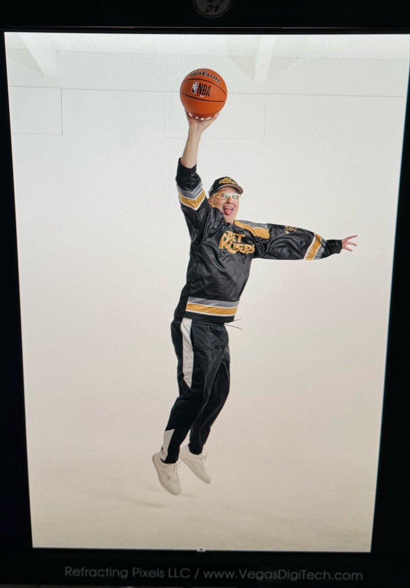 phil_hellmuth tweet media
