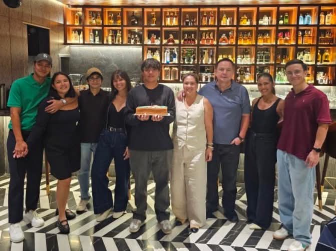AngelsOfArmaine's tweet photo. Magandang araw ng Biernes! mga ka-mainers! at ka-armainers TGIF! nood po tayo ng 
eat bulaga today suporta kay maine. 

@mainedcm 

#MaineMendoza
#MaineMendozaAtayde 
#Armaine https://t.co/MSKAj37WUO