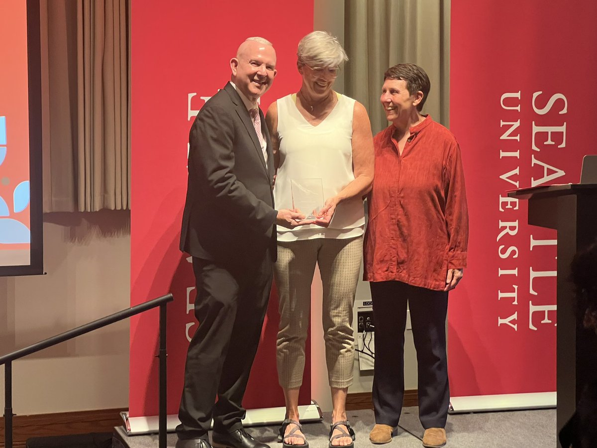 TonyVarona's tweet photo. It’s always a delight to attend the Seattle University Provost’s Celebration of Faculty, but it’s especially joyous when two Seattle University School of Law professors are recognized for their excellence in teaching. 1/2 https://t.co/SVzGvDFnR0