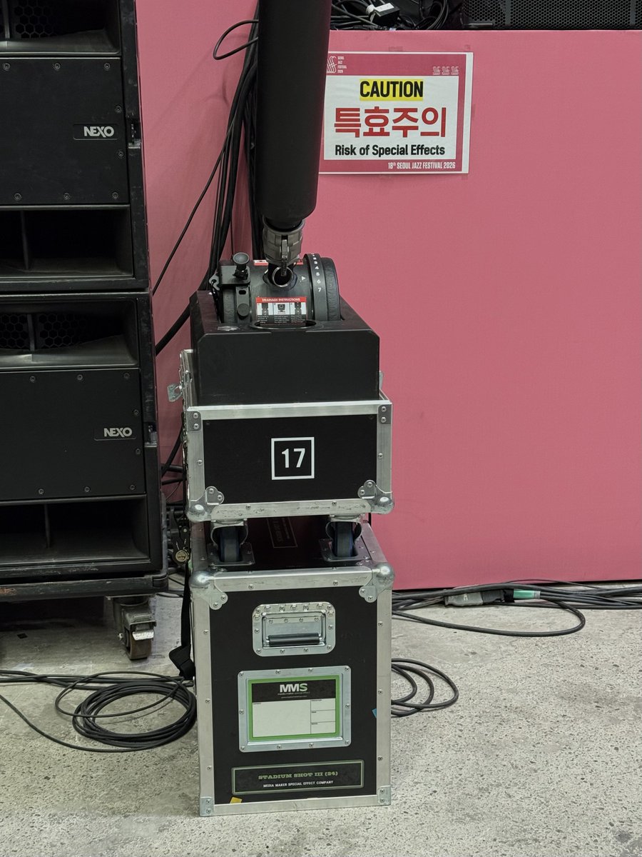 이자티 tweet media