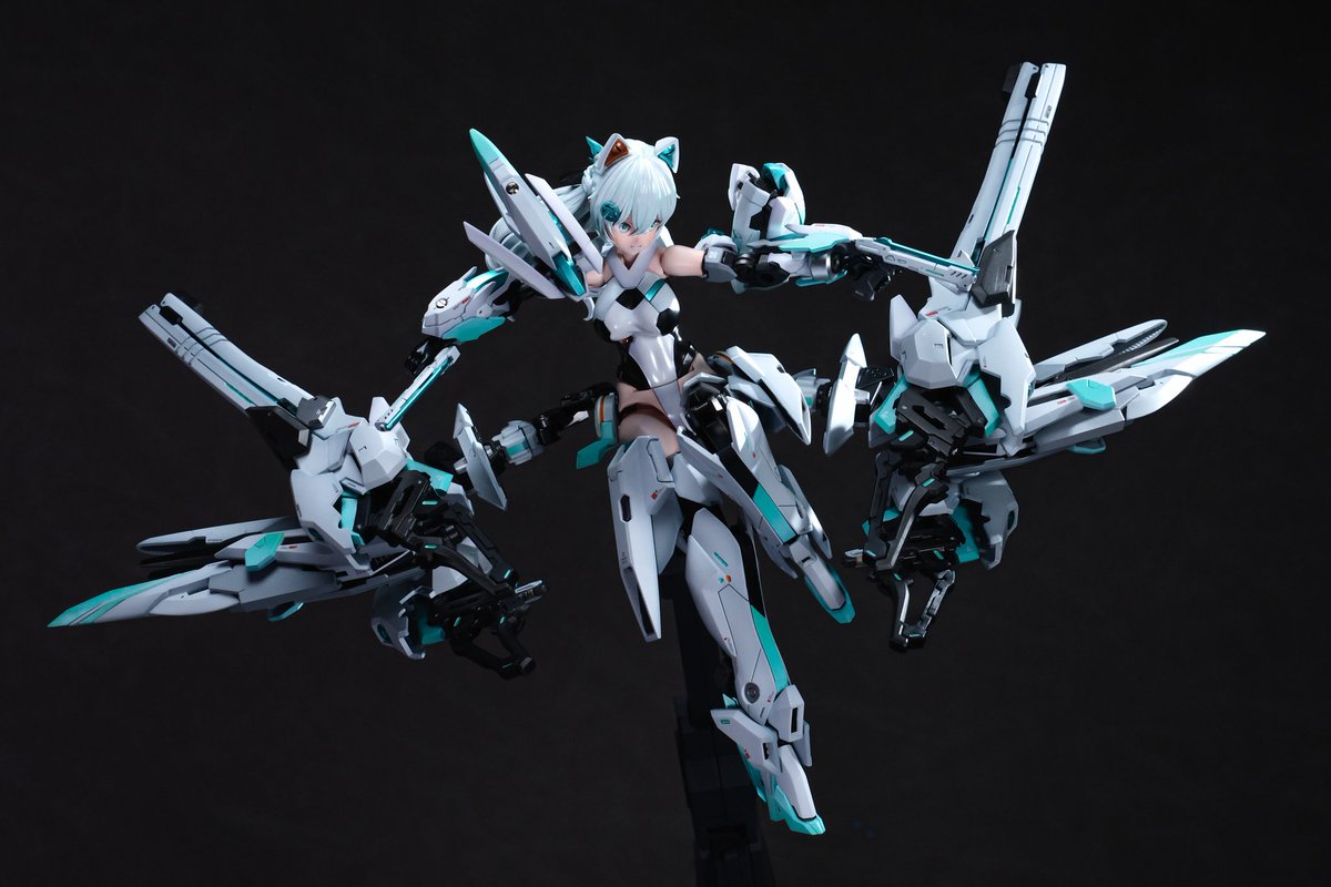 endlesshuiger's tweet photo. 大型スラスター【スカイウィング】

【TX】マスコット少女のメイン装備。武器収納ユニットとスラスターの機能を兼ね備えている。武器を前方に回転させることで「砲撃型」としての機能を発揮する。 https://t.co/zR5u8A0MTz